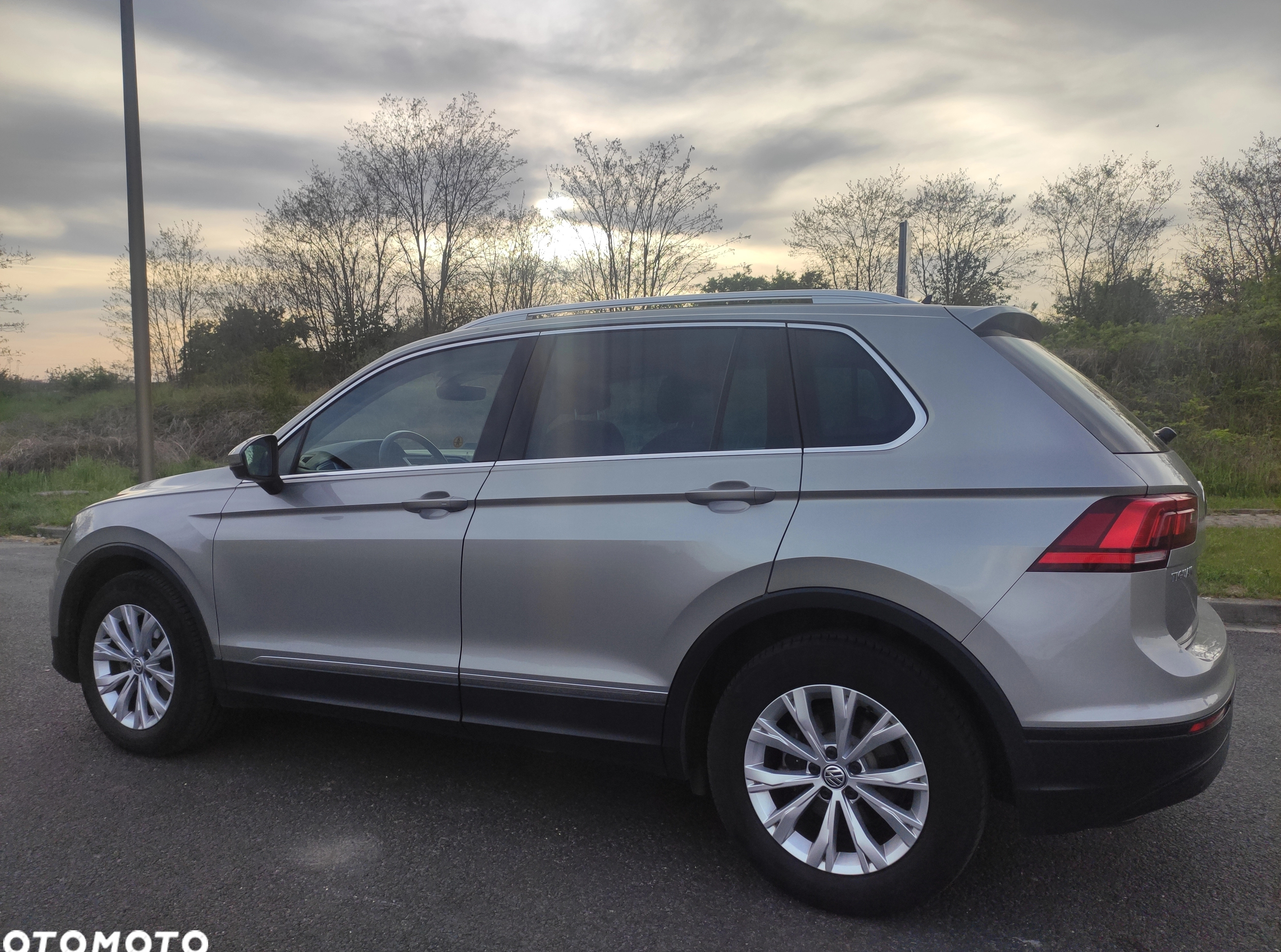 Volkswagen Tiguan cena 94000 przebieg: 77000, rok produkcji 2016 z Lubin małe 667